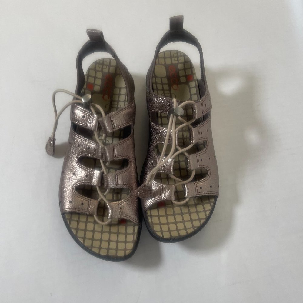 ECCO Womens  Metalic Gold Sandals size 39 EUR , US Size 8;